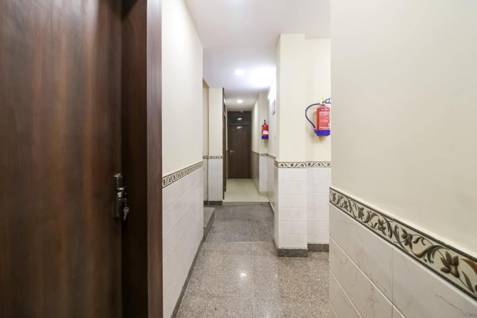 Hotel O Mayur Plaza Delhi  Buitenkant foto